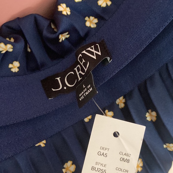 Pleated pull-on luster charmeuse midi skirt in tiny blooms print - Picture 4 of 6